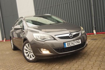 1,6*TurboBenzyna* NAVI* Ksenon* Alu 17* Niski Udokumentowany Przebieg!